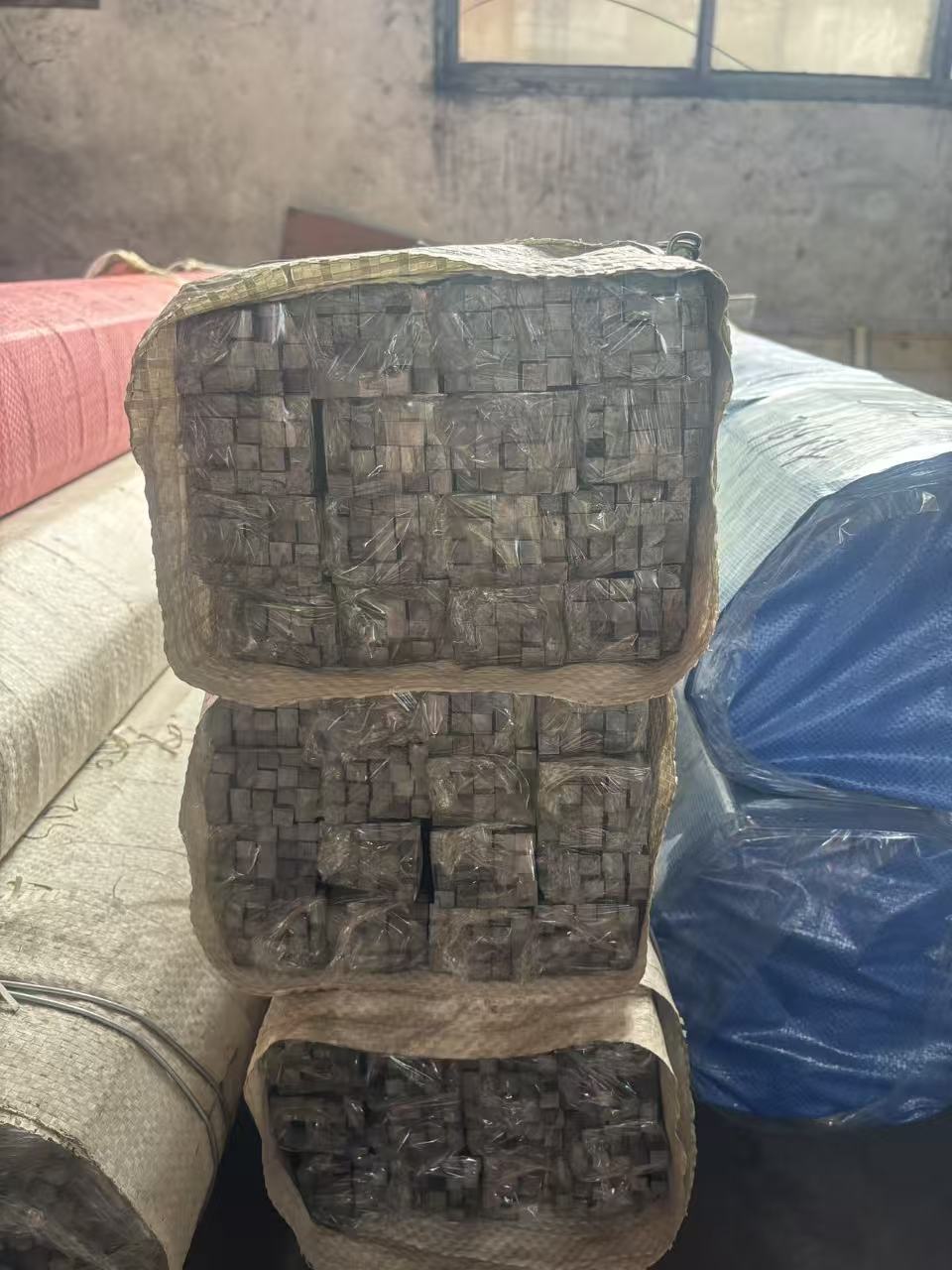 Square stainless steel bar bundles in stock